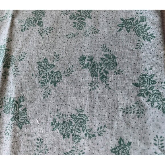 Green Floral Cotton Fat Quarter 18x22" Quilting Sewing Fabric Piece - Picture 1 of 4